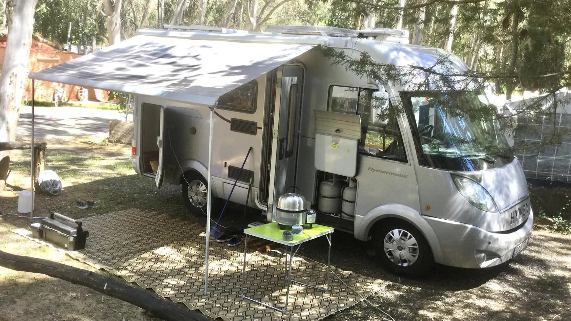 Luxury tent Hymer Campervan Lisbon